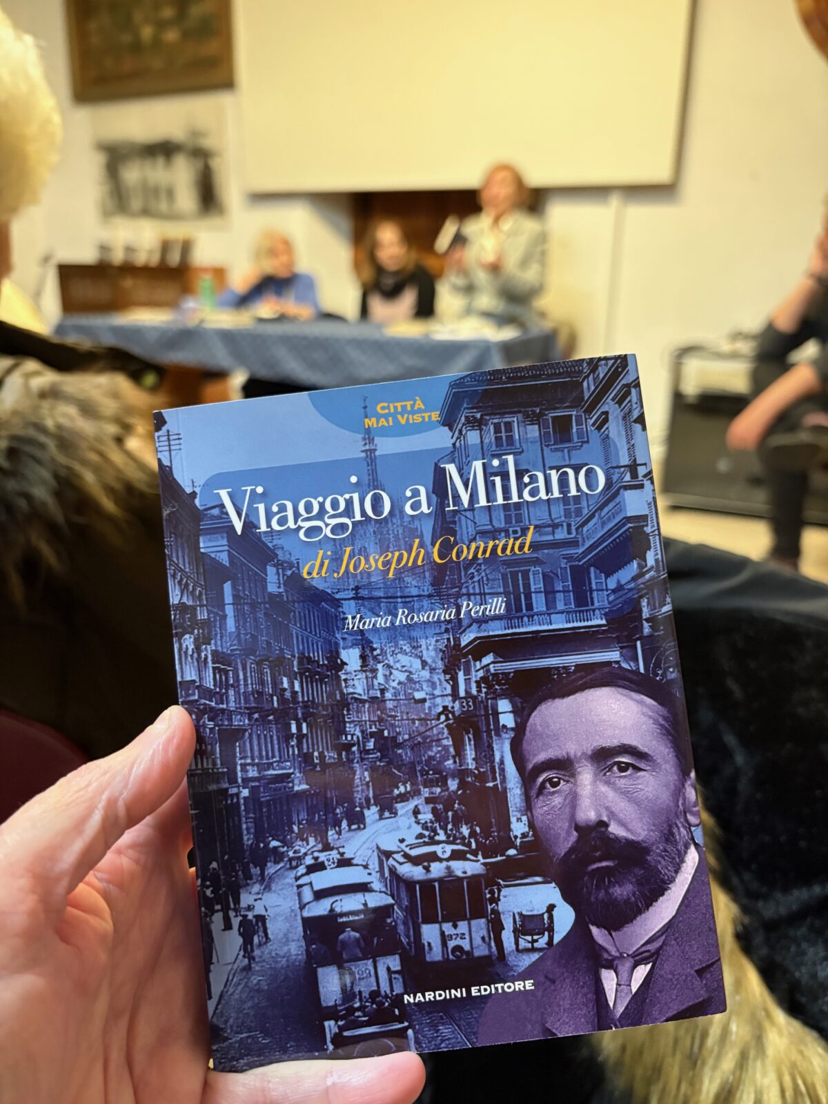 Un momento della presentazione del libro al Circolo SMS Rifredi.